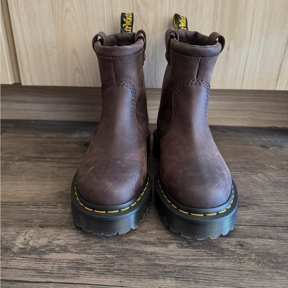 Dr. Martens Shoes - Dr Martens unisex Anistone lo chelsea boots in brown leather women size 6